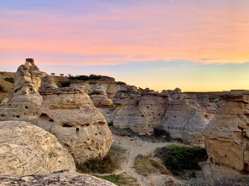 Sunrise & hoodoos, Writing on Stone Provincial Park