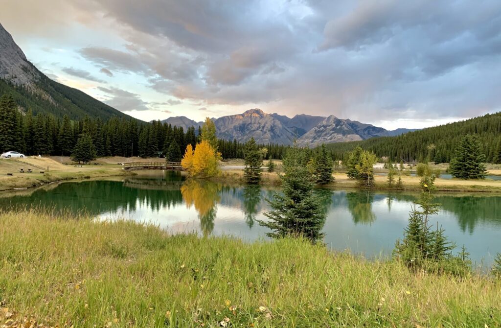 Cascade Ponds - easy hikes in Banff