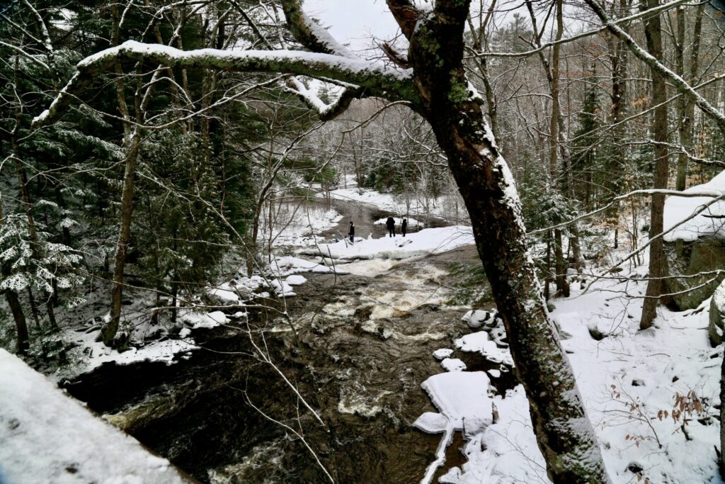 Stubb's Falls - winter hike in Arrowhead