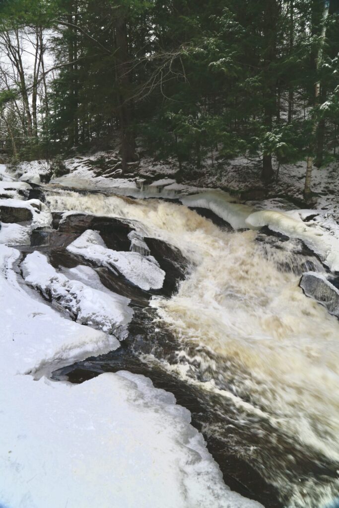 Stubb's Falls - easy winter hike in Arrowhead