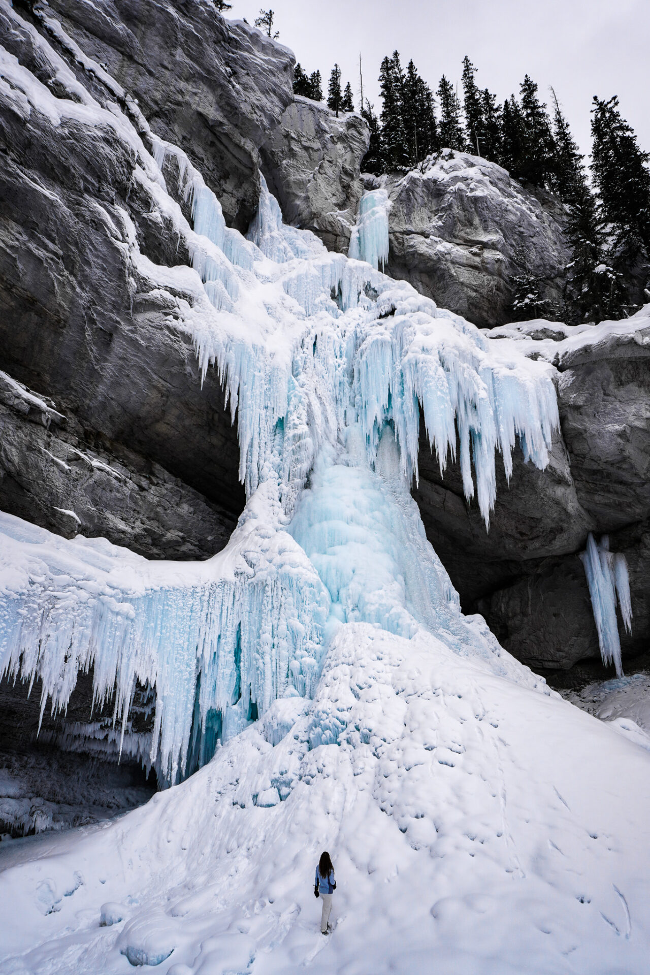 when to see Banff's frozen waterfalls 