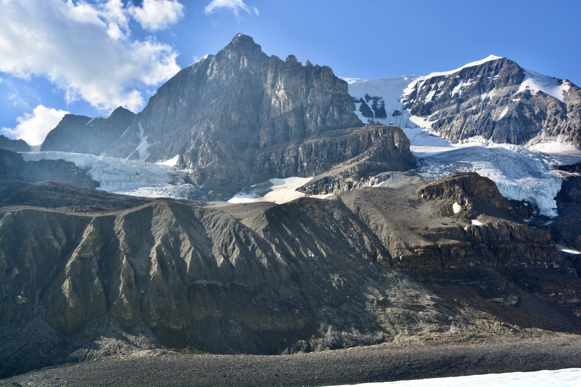 Columbia Icefields, Icefields Parkway
