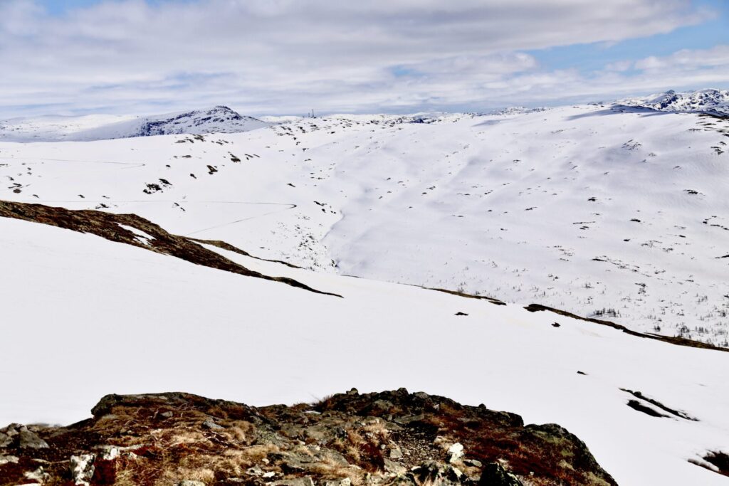 LOTS of snow on the neighbouring mountains to Prest in May