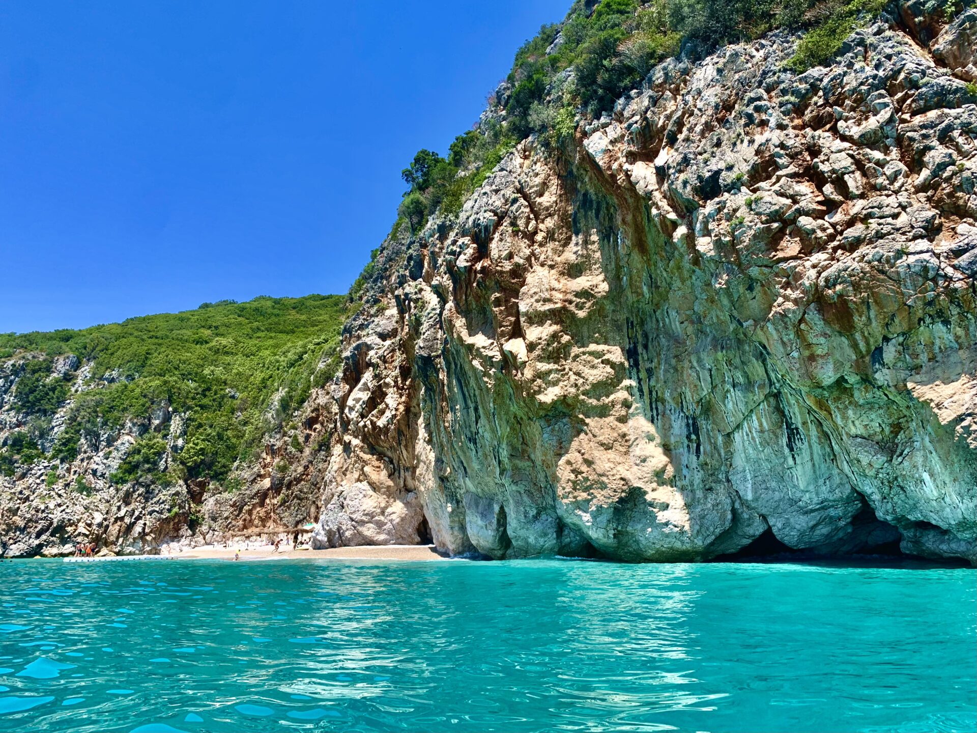 Plazi Me Shpella, Albanian Riviera