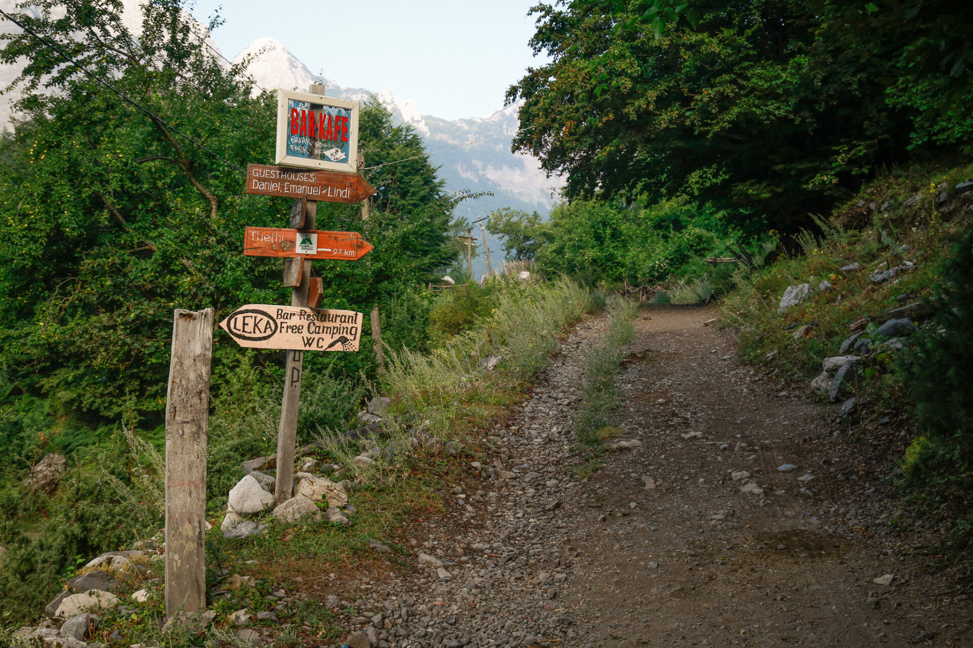 signposts on the valbona-theth hike