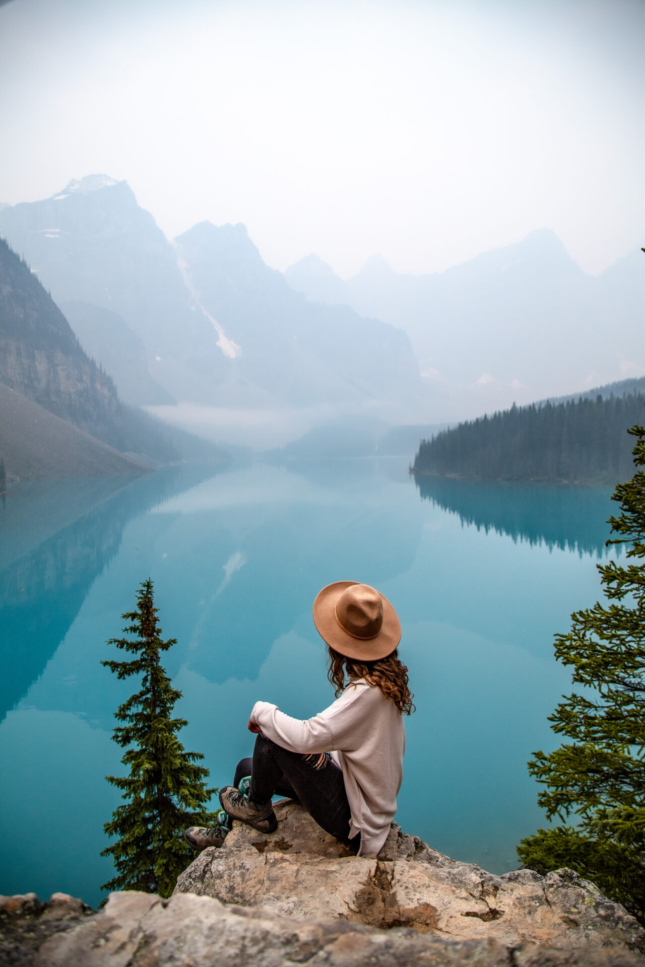 How to get to Moraine Lake in Banff National Park