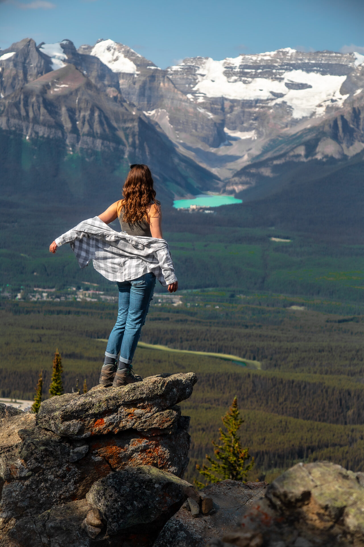 Lake Louise gondola hikes - Kicking Horse Viewpoint 