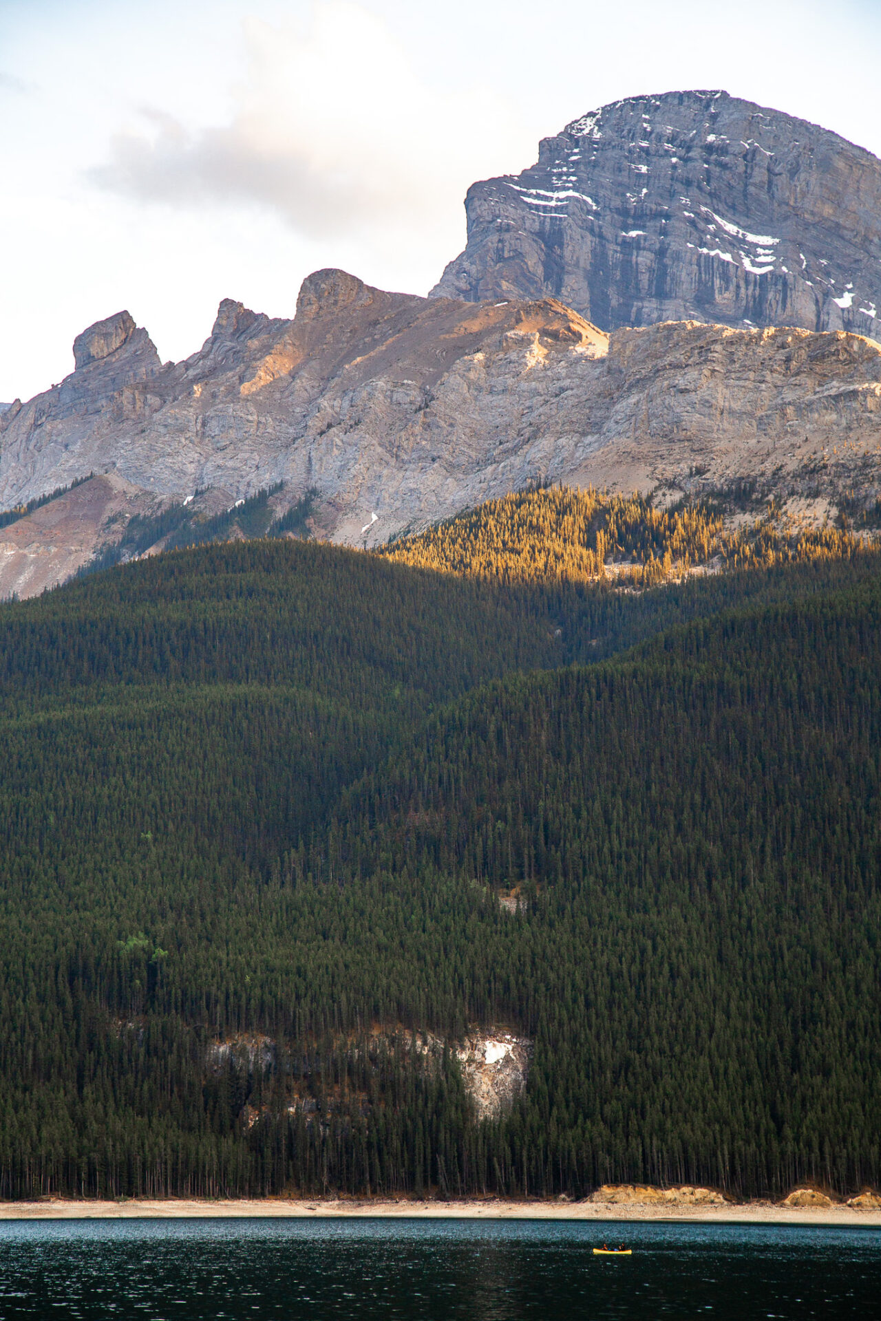 Lake Minnewanka shoreline paddle route