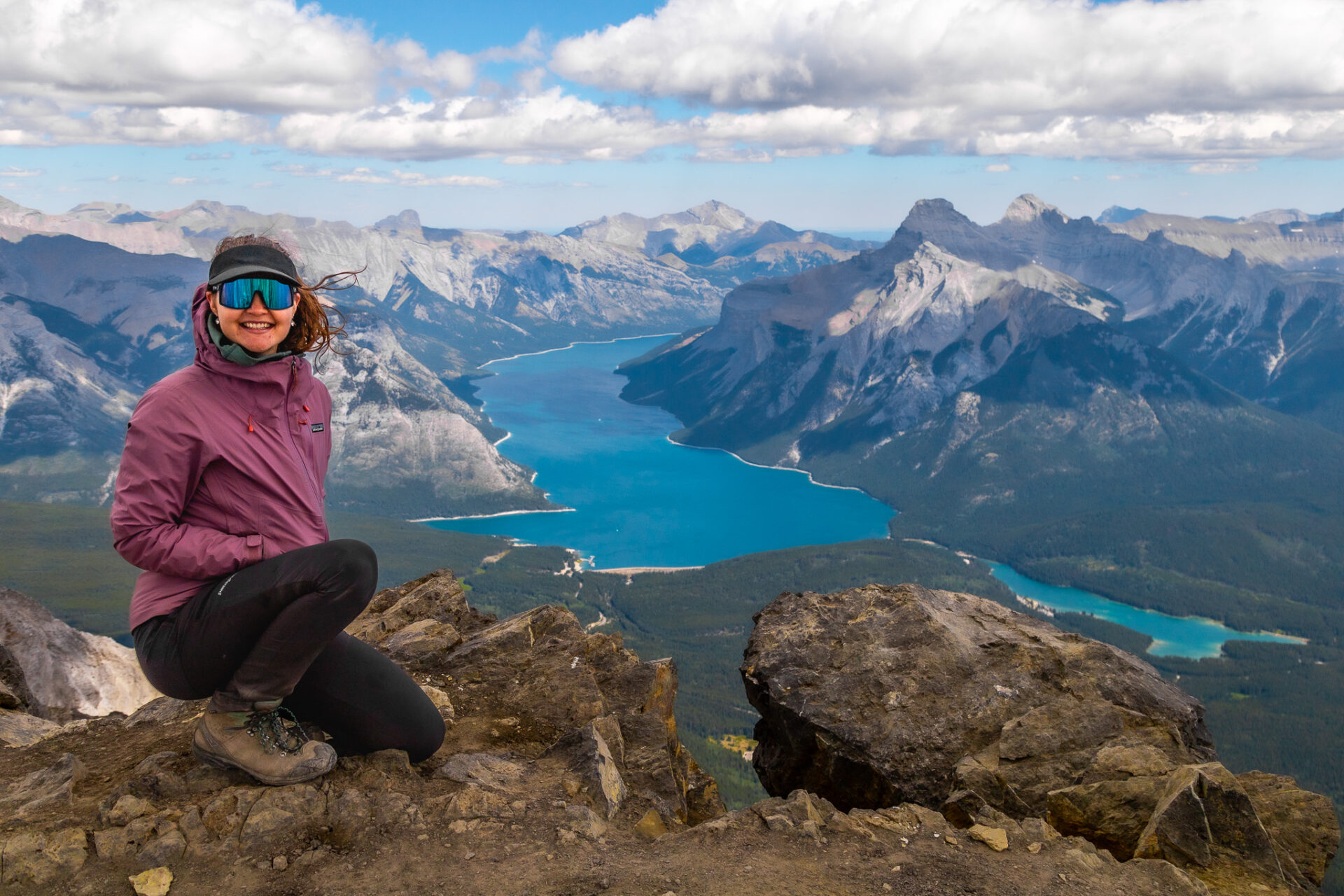 Cascade Summit overlooking Lake Minnewanka - Scramble guide 