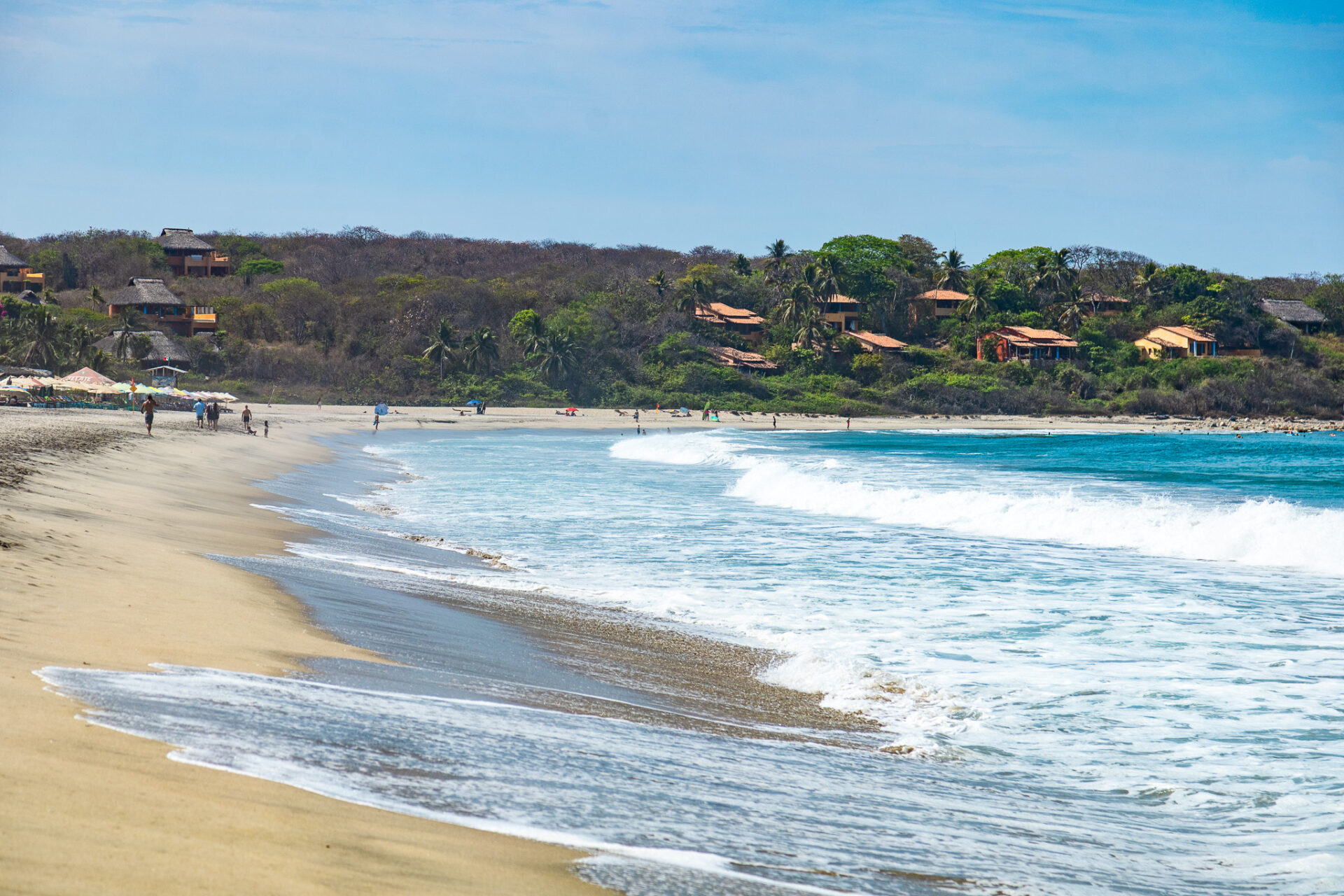 Playa Zicatela beach in Puerto - Puerto backpacking itinerary