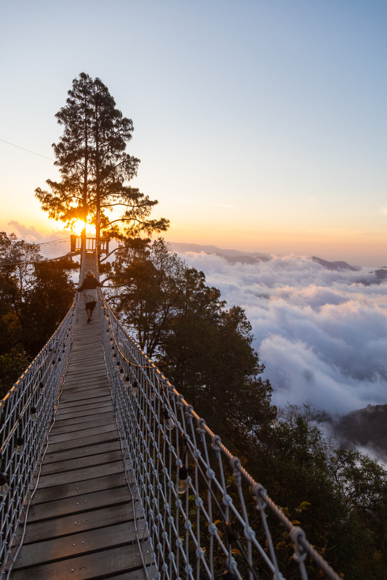 San Jose del Pacifico sunset cloud inversion - Itoo cafe - Puente Colgante San José del Pacifico - suspension bridge