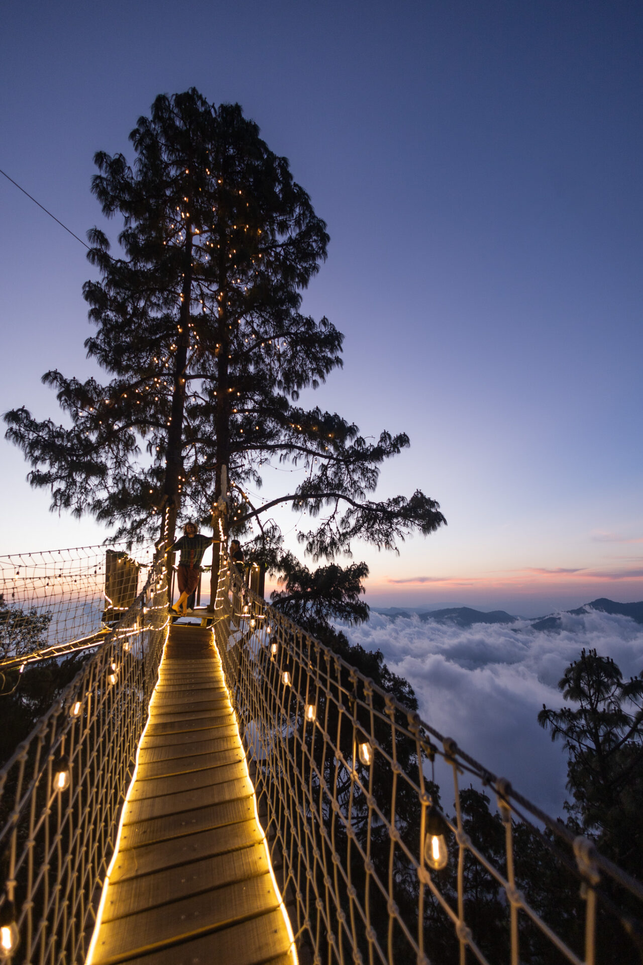 San Jose del Pacifico sunset cloud inversion - Itoo cafe - Puente Colgante San José del Pacifico - suspension bridge