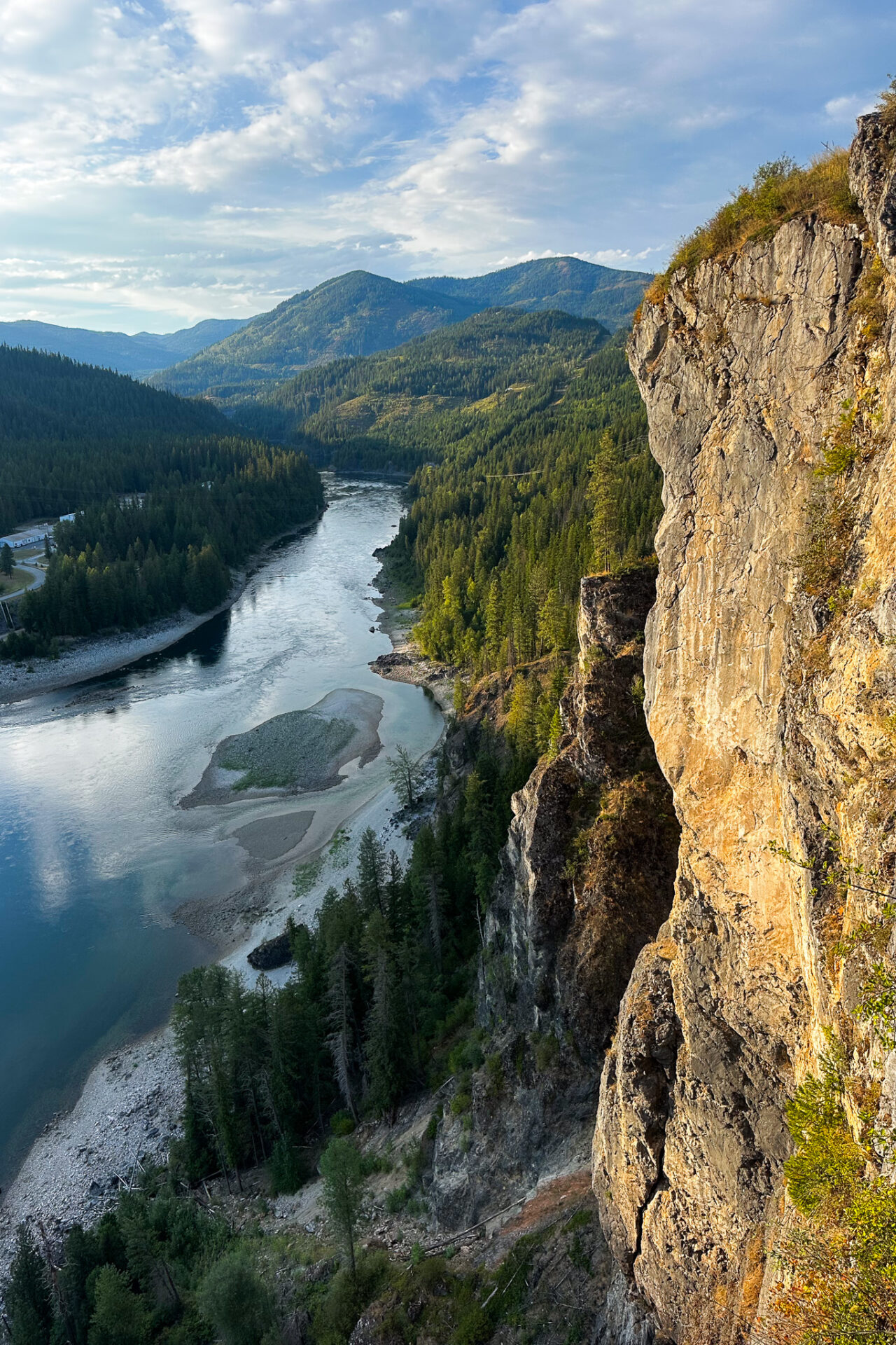 Pend Oreille River near Metaline Falls and Boundary Dam